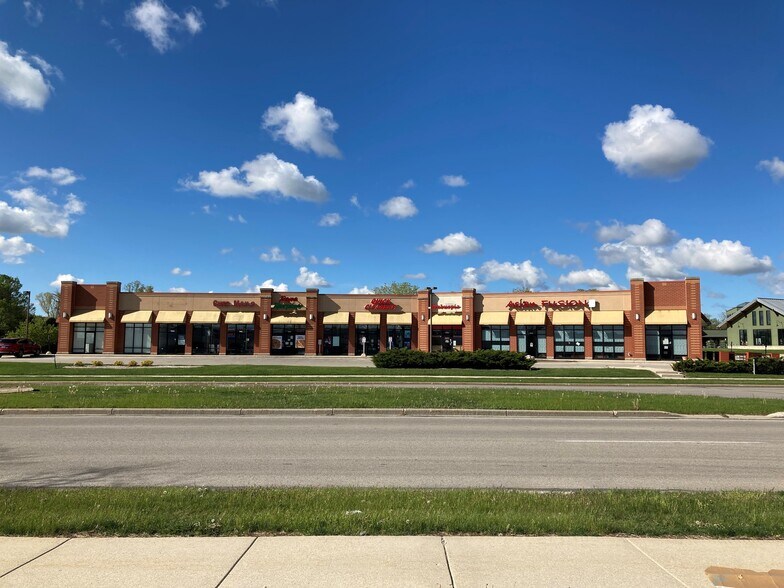 More Photos Of 2177 Silvernail Rd, Pewaukee Freestanding For Lease