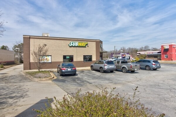 More Photos Of 394 W Butler Rd, Mauldin Restaurant For Sale