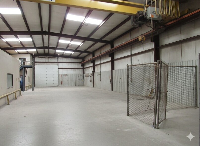 More Photos Of 9105 W Interstate 20, Midland Warehouse For Lease
