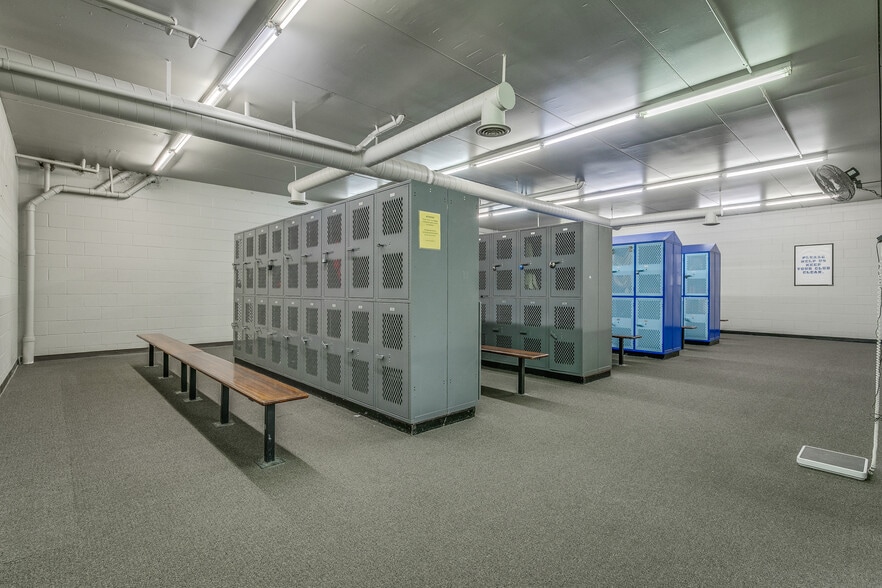 More Photos Of 133 Sandberg Rd, Monticello Storefront For Sale