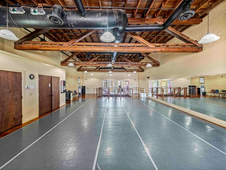 More Photos Of 247 E Stuart Ave, Lake Wales Storefront For Lease