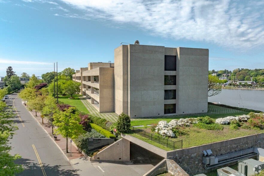Primary Photo Of 600 Steamboat Rd, Greenwich Office For Lease