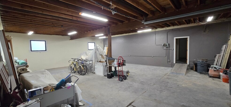 More Photos Of 334 S Montezuma St, Prescott General Retail For Lease