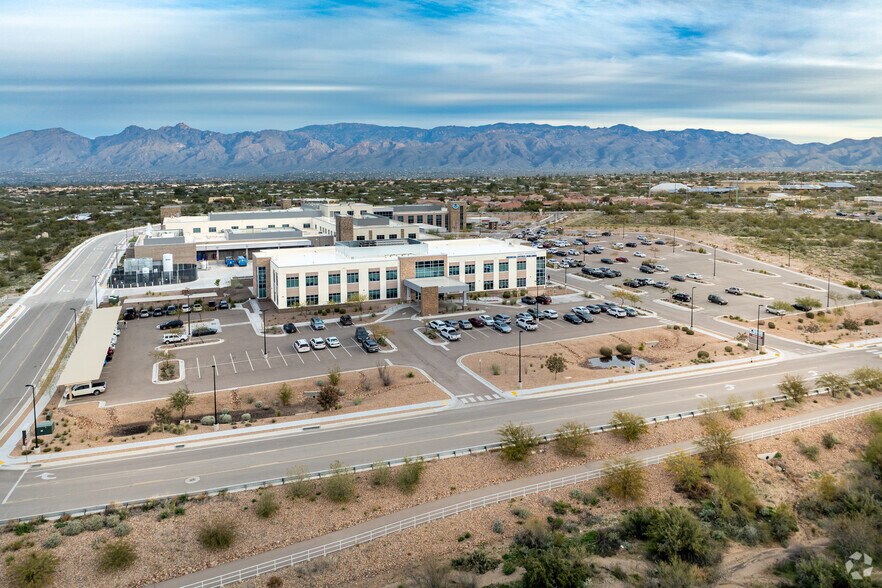 More Photos Of 2300 S Houghton Rd, Tucson Medical For Lease