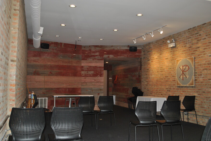 More Photos Of 1434 W Montrose Ave, Chicago Storefront For Sale