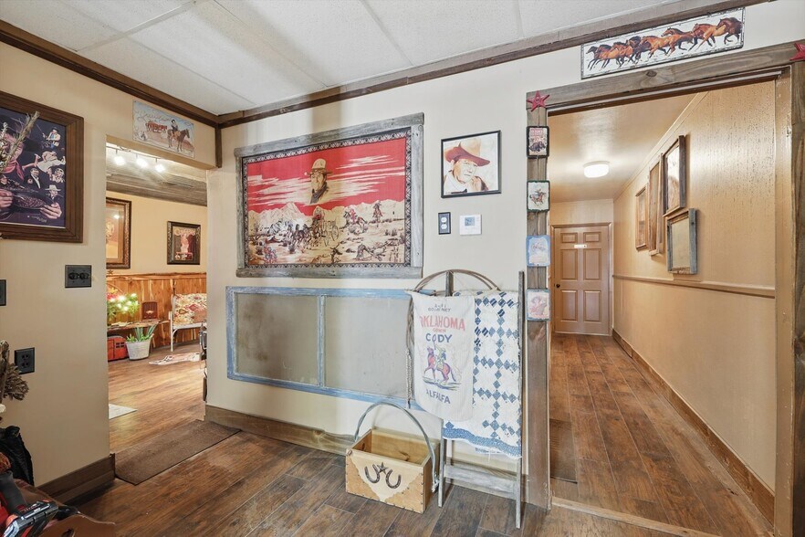 More Photos Of 206 W McCart St, Krum Storefront For Sale