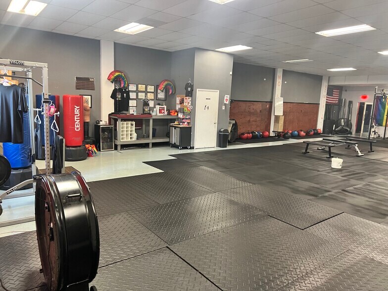 More Photos Of 211 14th St N, Saint Petersburg Light Manufacturing For Lease