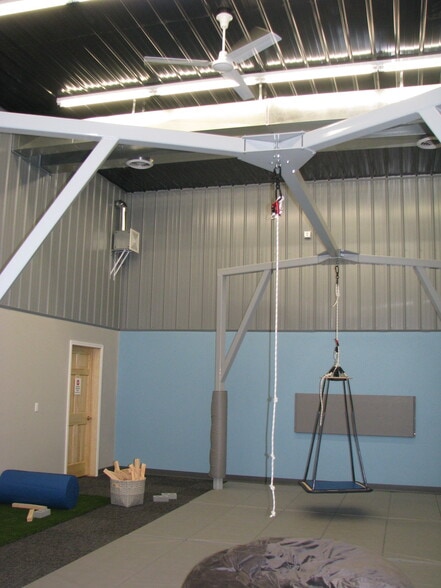 More Photos Of 3862 Norrie Dr, New Franken Showroom For Lease