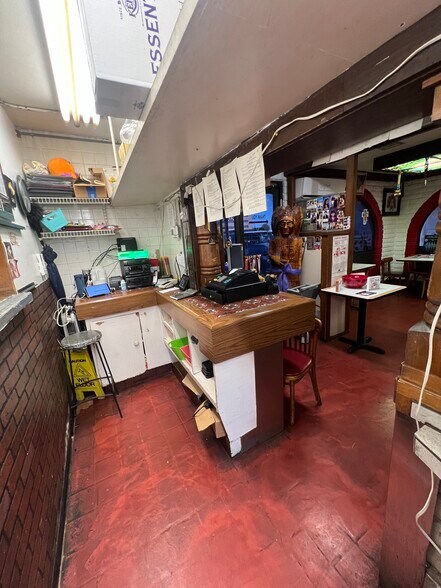 More Photos Of 400 W Kansas, Midland Restaurant For Sale