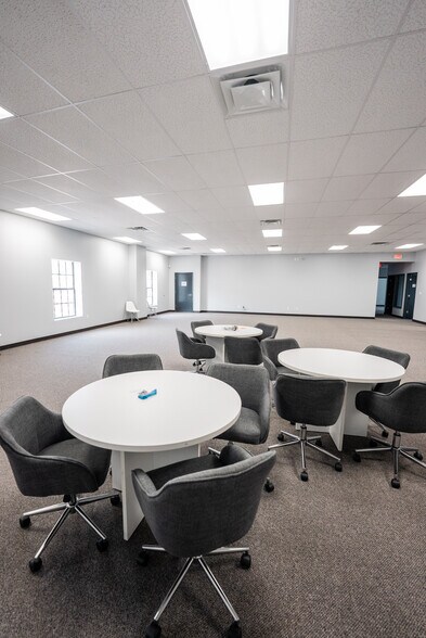 More Photos Of 1120 Toro Grande, Cedar Park Light Distribution For Sale