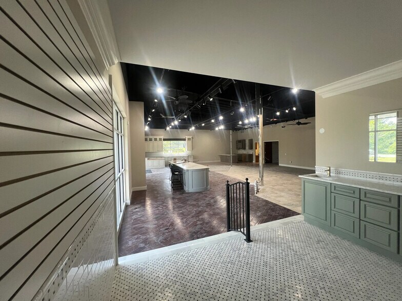 More Photos Of 13570 NW 101st Dr, Alachua Warehouse For Lease