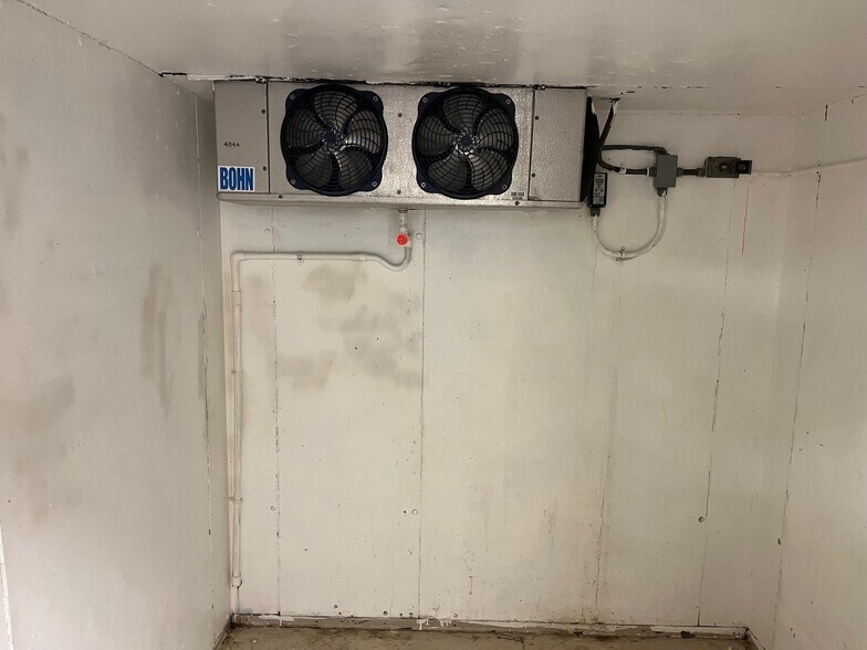 More Photos Of 915 Sand Lake Rd, Altamonte Springs Restaurant For Sale