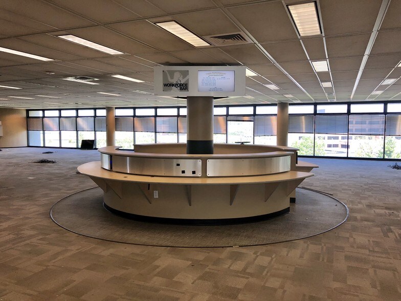 More Photos Of 101 Yorkshire Blvd, Lexington Medical For Lease