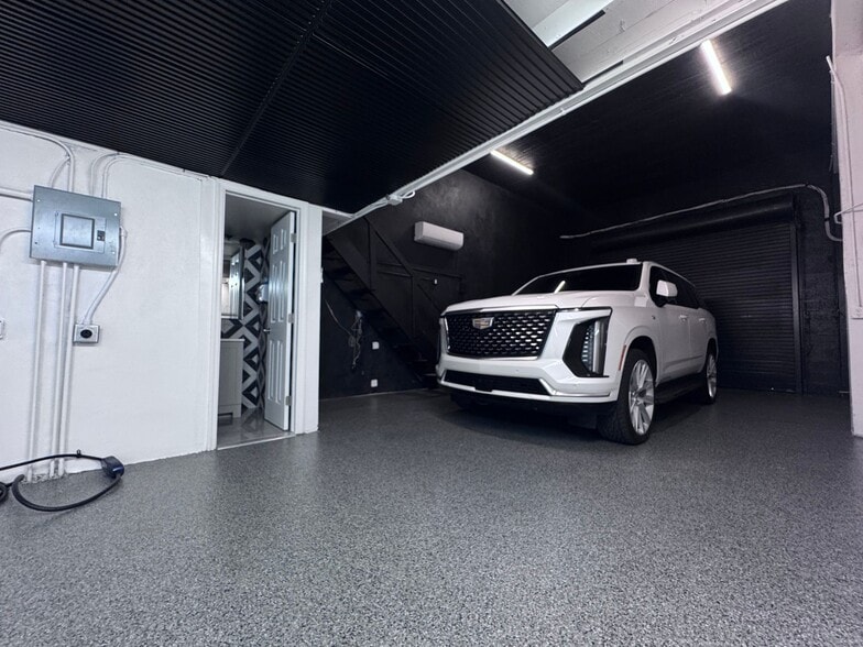 More Photos Of 15-21 NW 9th Ave, Fort Lauderdale Warehouse For Sale