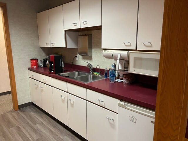 More Photos Of 4777 E State St, Rockford Medical For Sale