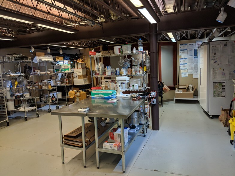 More Photos Of 144-156 E Liberty St, Wooster Storefront Retail Office For Lease