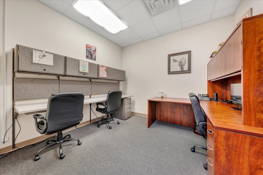 More Photos Of 2408 Electric Rd, Roanoke Medical For Lease