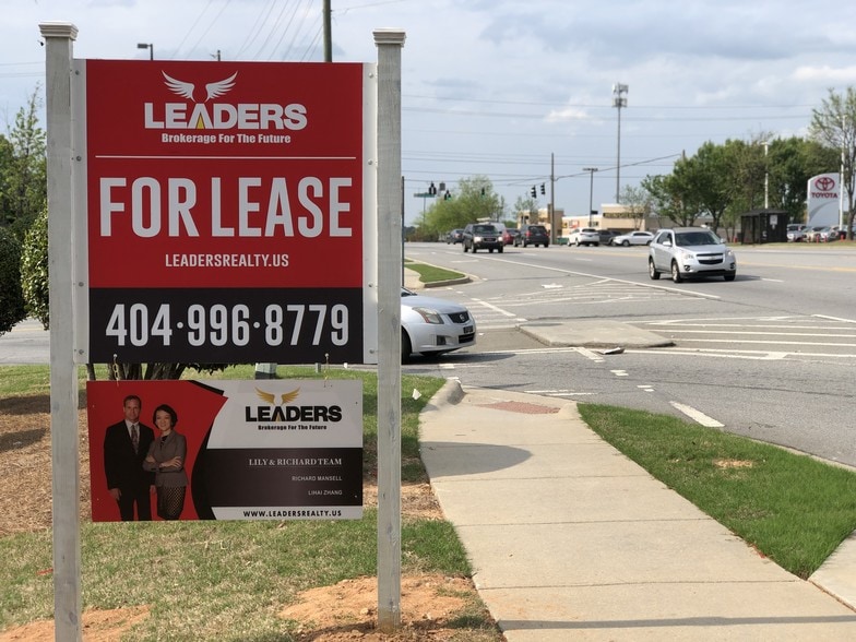 More Photos Of 3780 Old Norcross Rd, Duluth Unknown For Lease