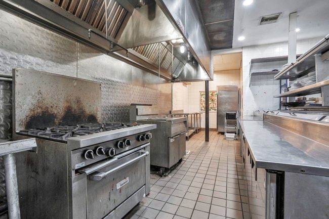 More Photos Of 7653 International Dr, Orlando Freestanding For Lease