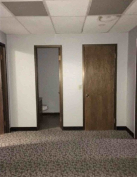 More Photos Of 1214 N Highway 81, Duncan Office For Lease