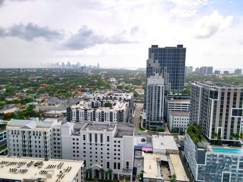 More Photos Of 3075 SW 39th Ave, Miami Showroom For Lease