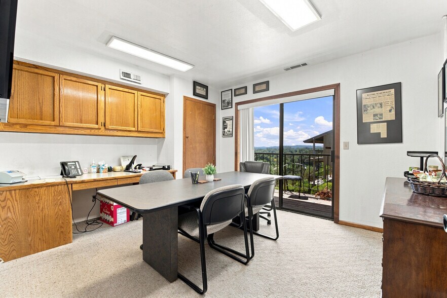 More Photos Of 5000 Bechelli Ln, Redding Office For Sale
