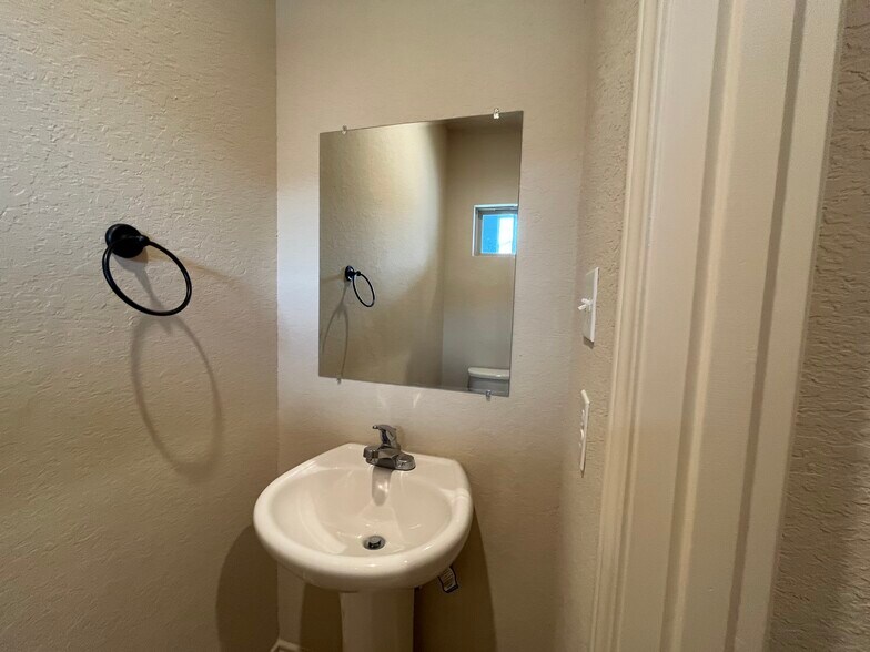 More Photos Of 6407 Luglio Ln, San Antonio Apartments For Sale