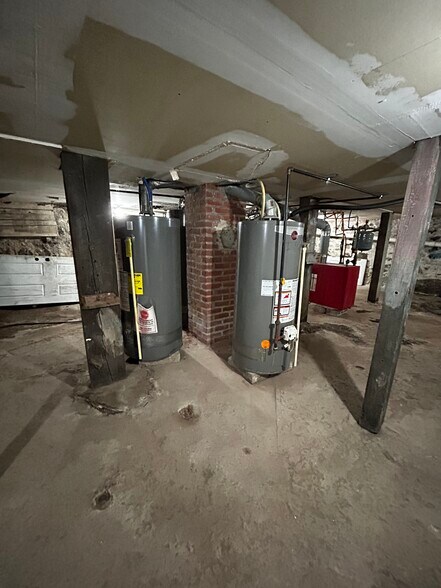 More Photos Of 81 Draher St, Waterbury Apartments For Sale