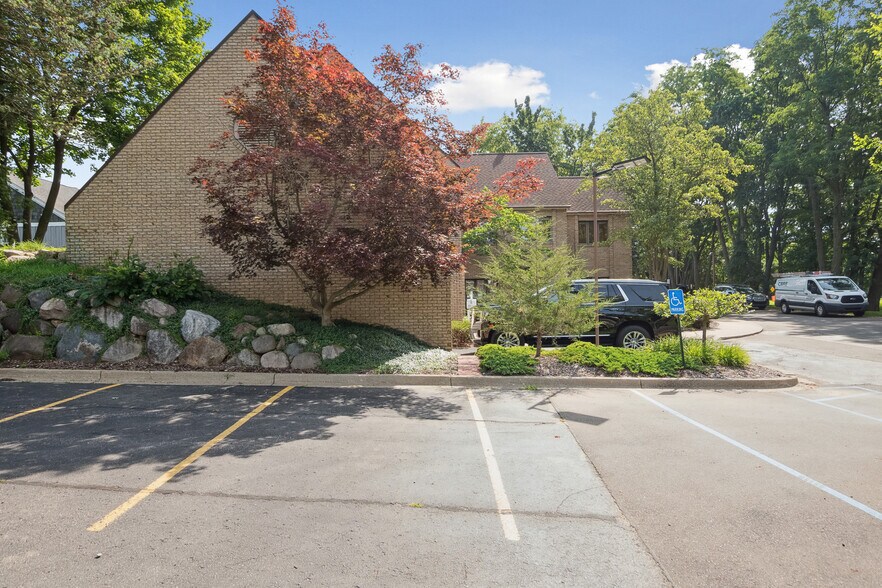 More Photos Of 1181 N Milford Rd, Milford Medical For Lease