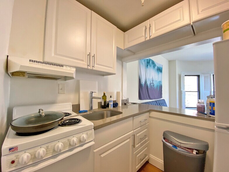 More Photos Of 527-529 Beacon St, Boston Apartments For Sale