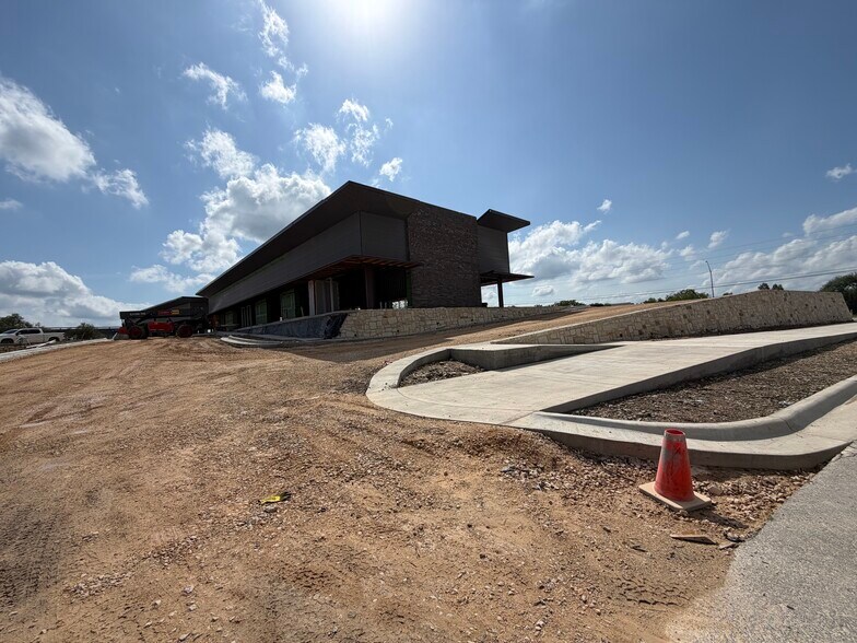 More Photos Of 900 Cypress Creek Rd, Cedar Park Unknown For Lease