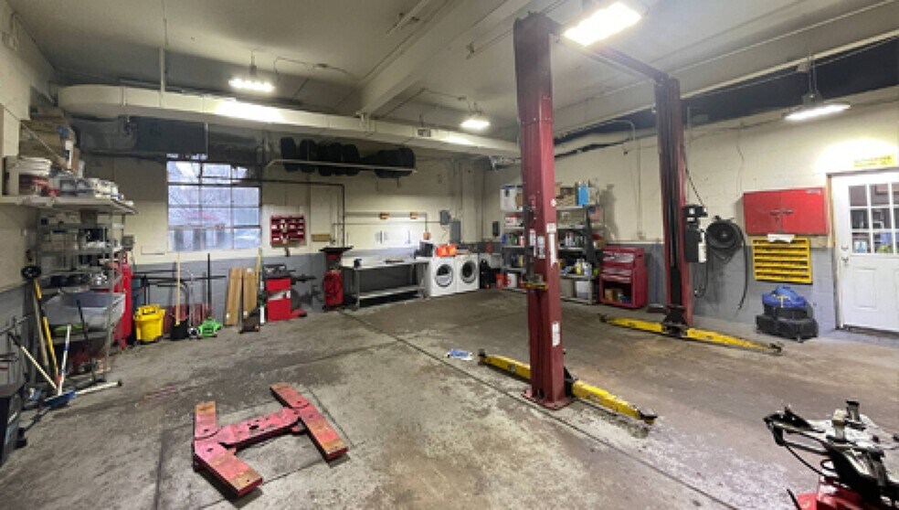 More Photos Of 97 Orange St, Bloomfield Auto Dealership For Sale
