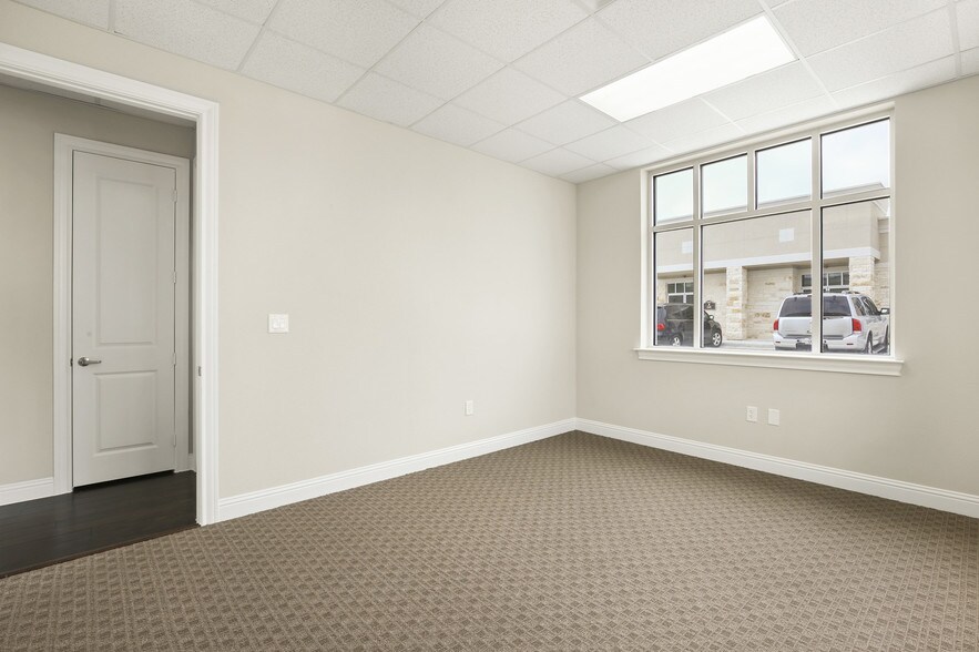 More Photos Of 3900 S Stonebridge Dr, McKinney Medical For Lease