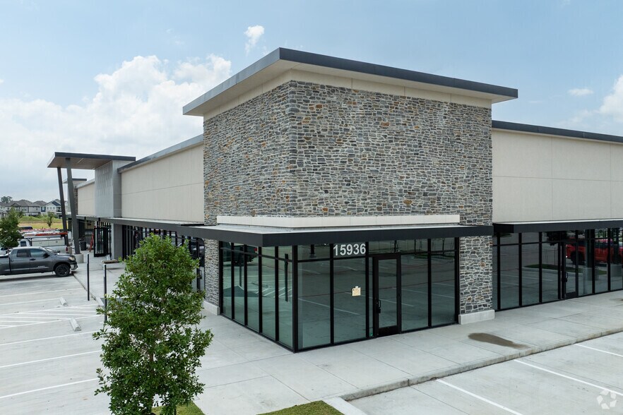 More Photos Of SEC of Woodland Hills Dr @ Madera Run Parkway, Atascocita Unknown For Lease