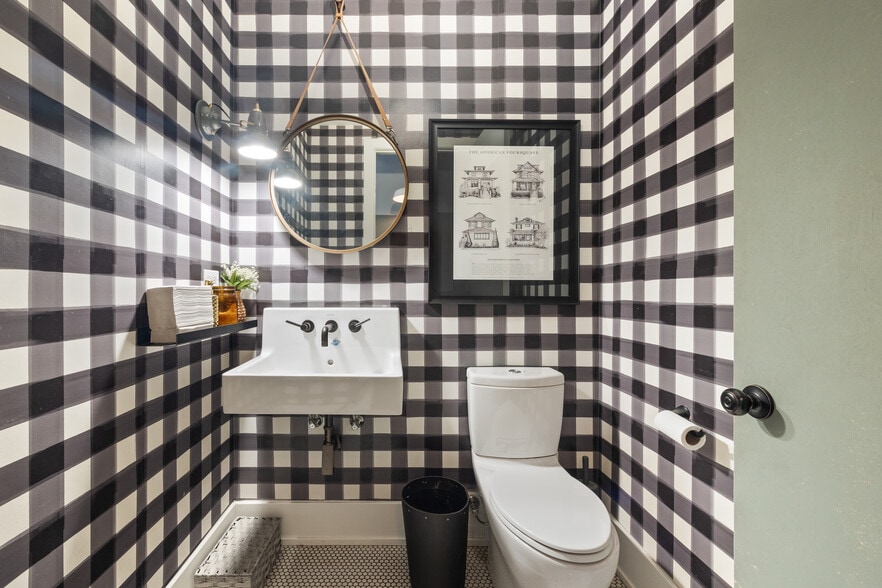 More Photos Of 2521 N Halsted St, Chicago Apartments For Lease