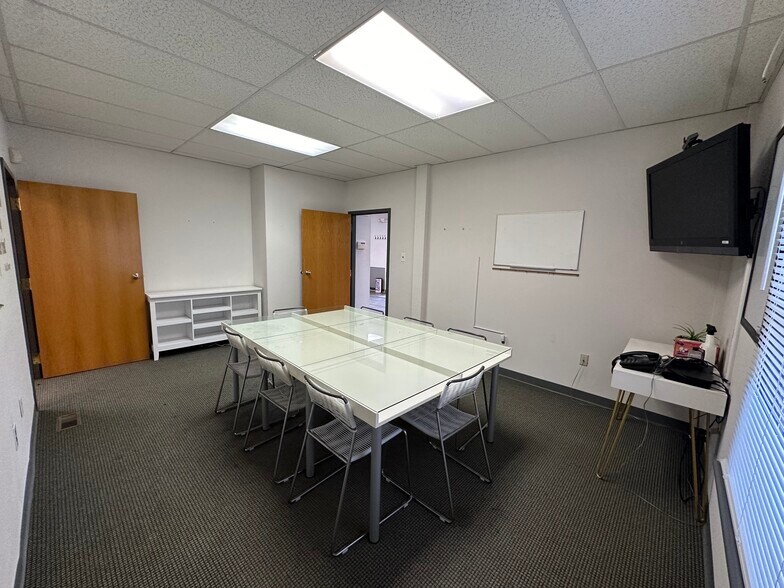 More Photos Of 2500 E High St, Pottstown Office For Sale