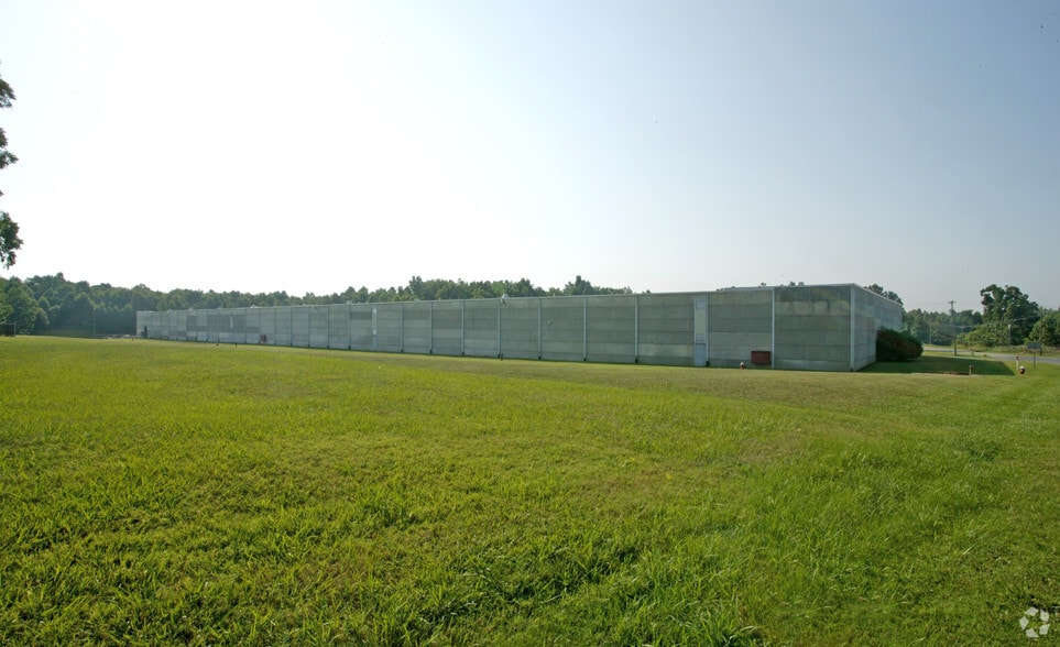 More Photos Of 900 Mattress Factory Rd, Mebane Warehouse For Lease