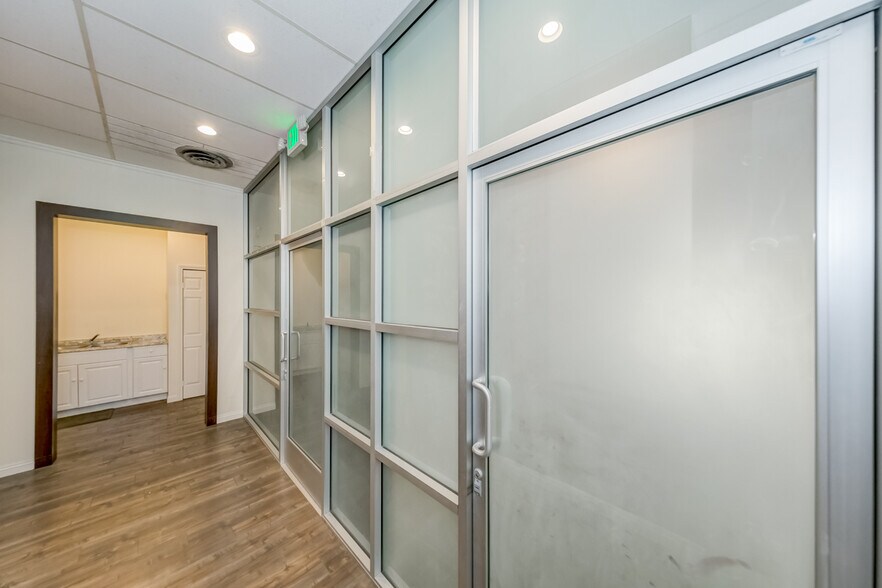 More Photos Of 9560 Las Tunas Dr, Temple City General Retail For Lease