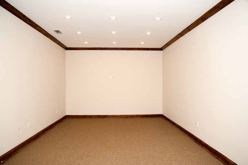 More Photos Of 749 E Gateway St, Abilene Office For Lease