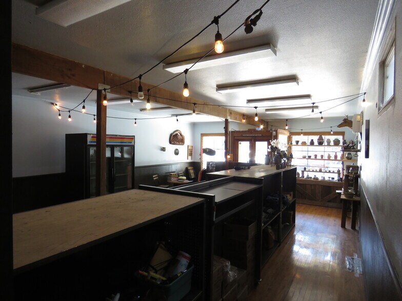 More Photos Of 23382 Crest Forest Dr, Crestline Freestanding For Sale