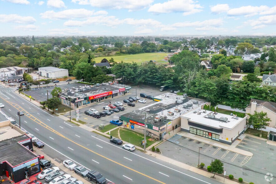 More Photos Of 964 Merrick Rd, Baldwin Convenience Store For Sale