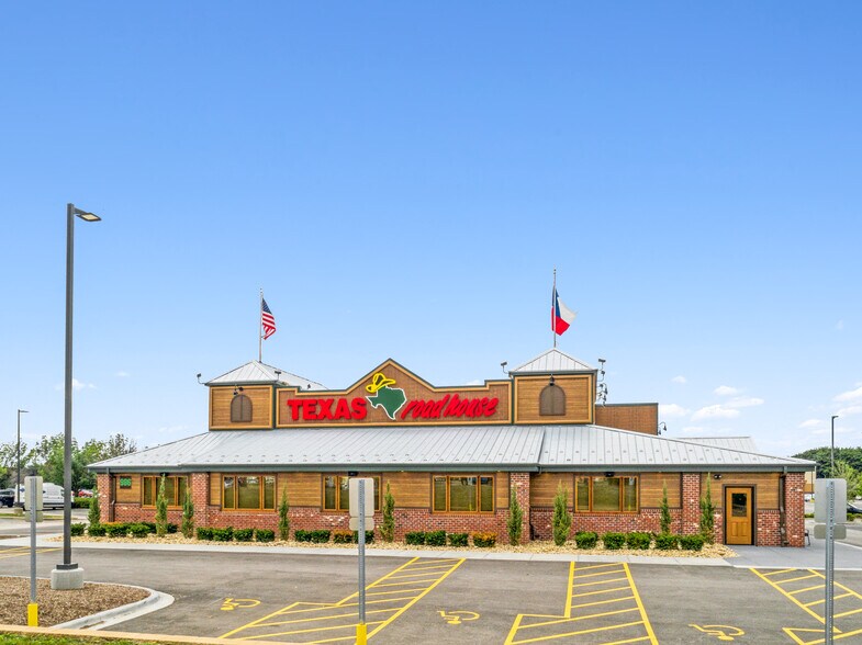 More Photos Of 986 N Route 59, Aurora Restaurant For Sale