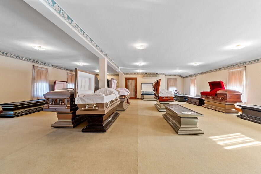 More Photos Of 150 Main St, Johnson City Medical For Sale