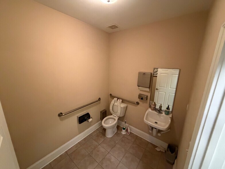 More Photos Of 3296 Summit Ridge Pky, Duluth Medical For Lease