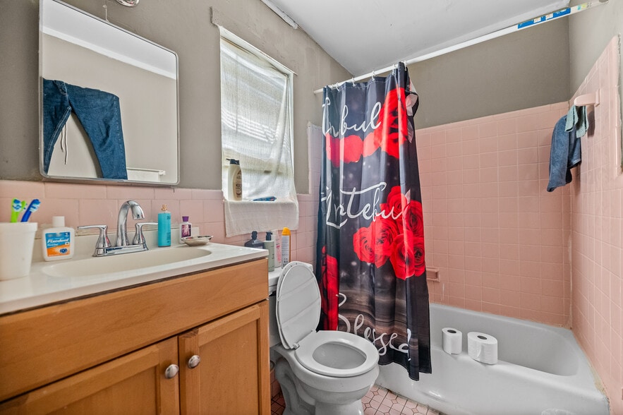 More Photos Of 3211 Spruill Ave, North Charleston Apartments For Sale