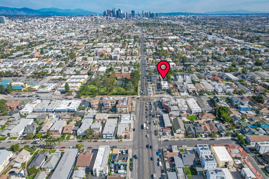 More Photos Of 2580 Venice Blvd, Los Angeles Convenience Store For Lease