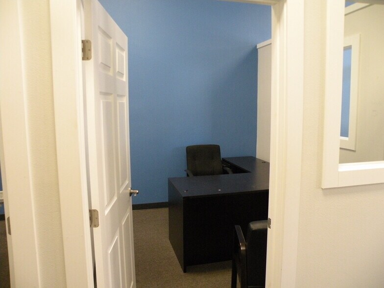 More Photos Of 211 Village Commons Blvd, Camarillo Storefront Retail Residential For Sale