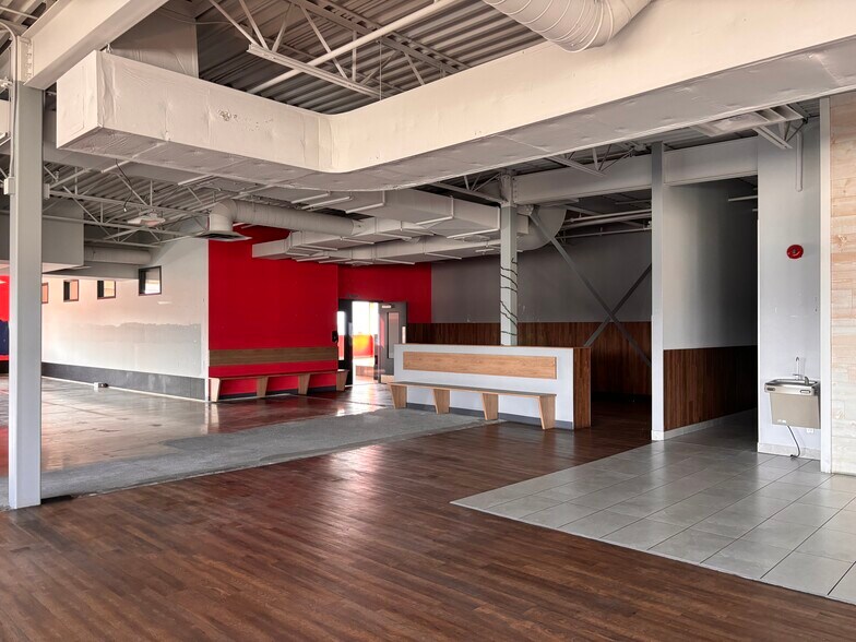 More Photos Of 2760-2794 Boul Jacques-Cartier E, Longueuil General Retail For Sale