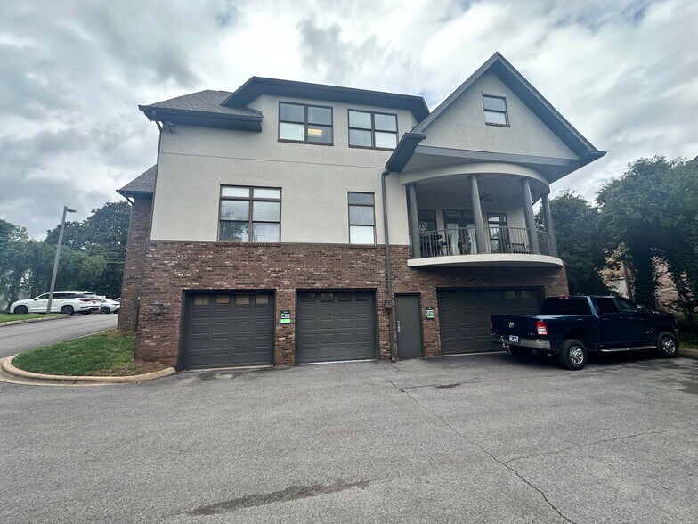 More Photos Of 4624 Chambliss Ave, Knoxville Office Residential For Sale