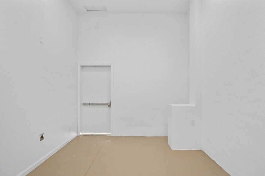 More Photos Of 7490 Lander Ave, Hilmar Office Residential For Sale